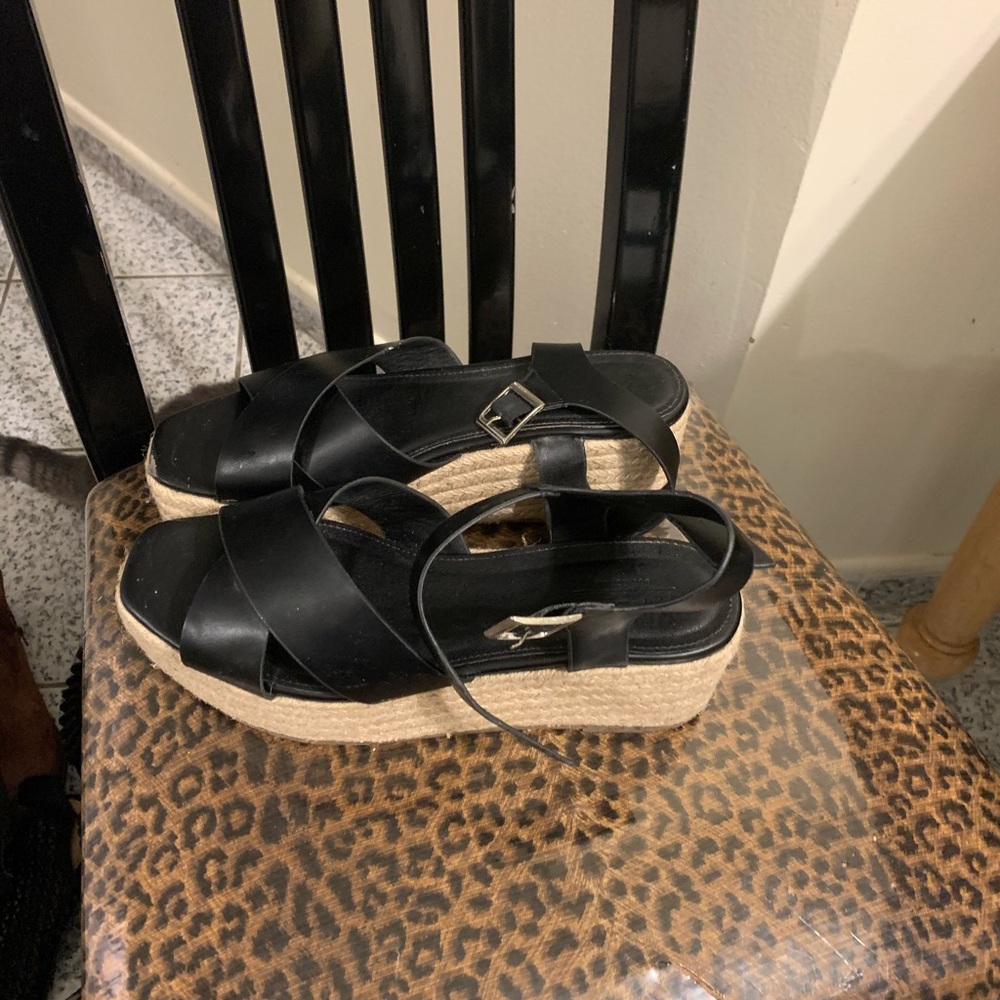 Platform sandals